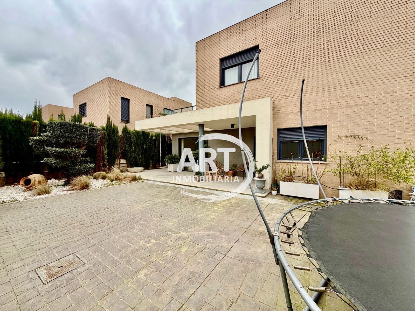 4 Zimmer Villa zu verkaufen in San Antonio de Benageber mit Pool Garage - 750.000 € (Ref: 9651223)