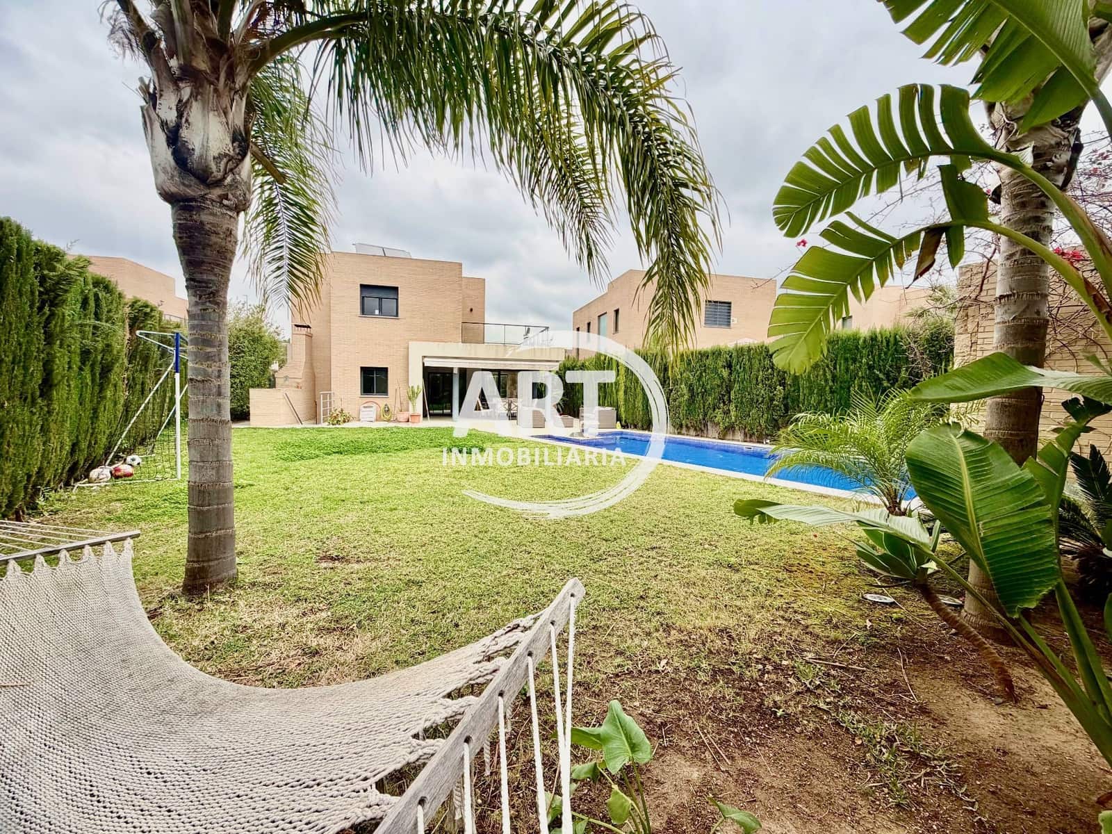 4 Zimmer Villa zu verkaufen in San Antonio de Benageber mit Pool Garage - 750.000 € (Ref: 9651223)