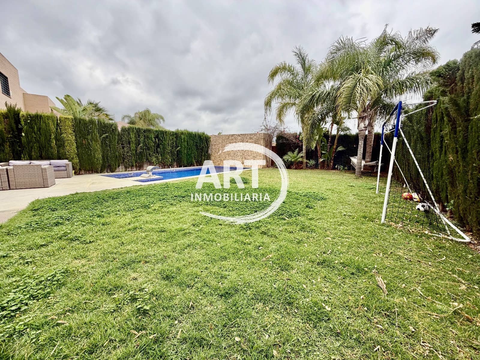 4 Zimmer Villa zu verkaufen in San Antonio de Benageber mit Pool Garage - 750.000 € (Ref: 9651223)