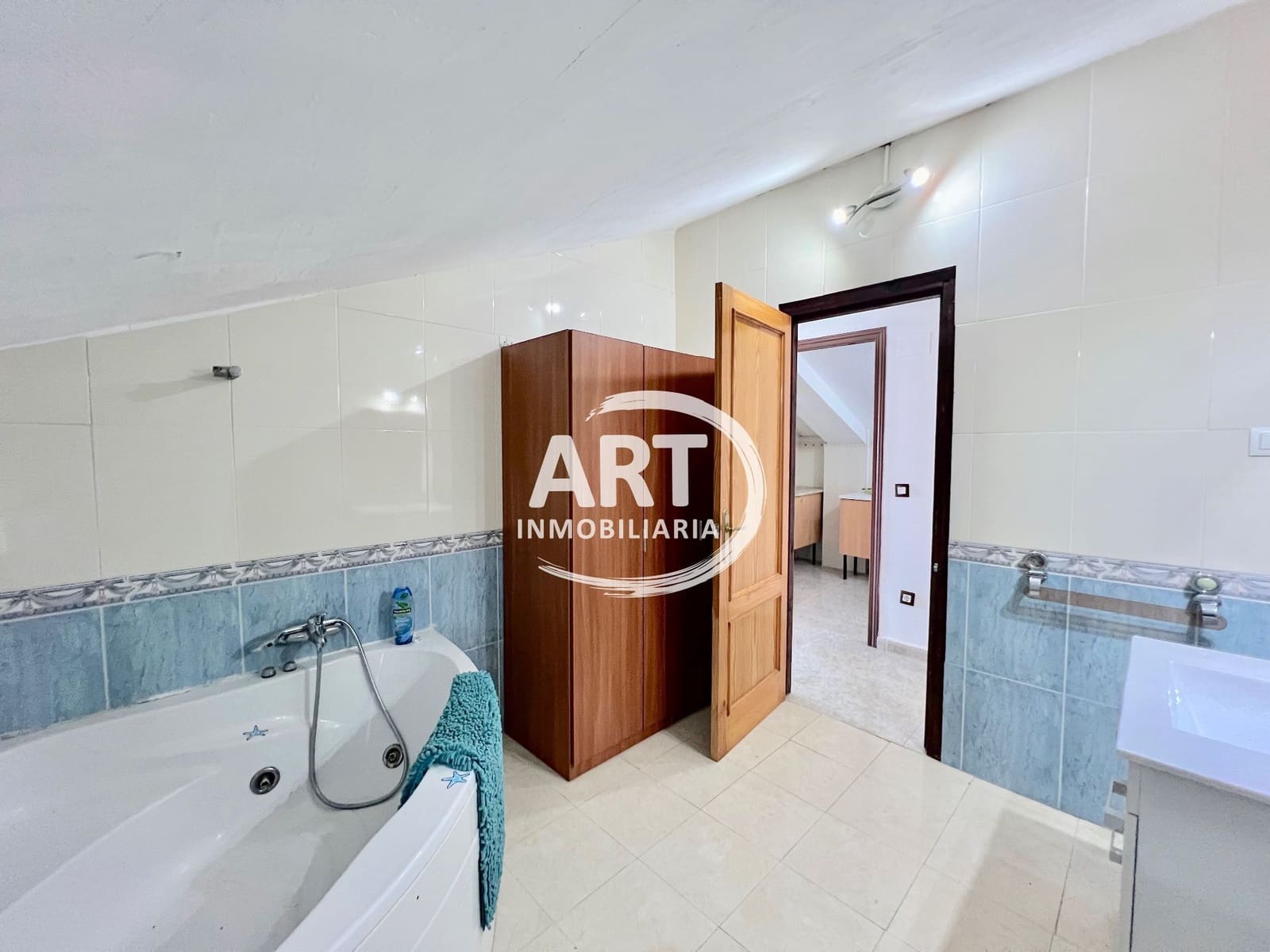 4 Zimmer Villa zu verkaufen in L'Eliana mit Pool Garage - 570.000 € (Ref: 9669928)