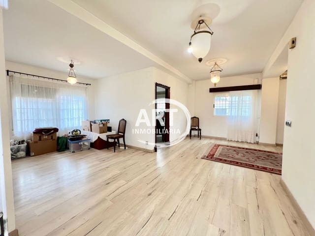 4 Zimmer Villa zu verkaufen in L'Eliana mit Pool Garage - 570.000 € (Ref: 9669928)