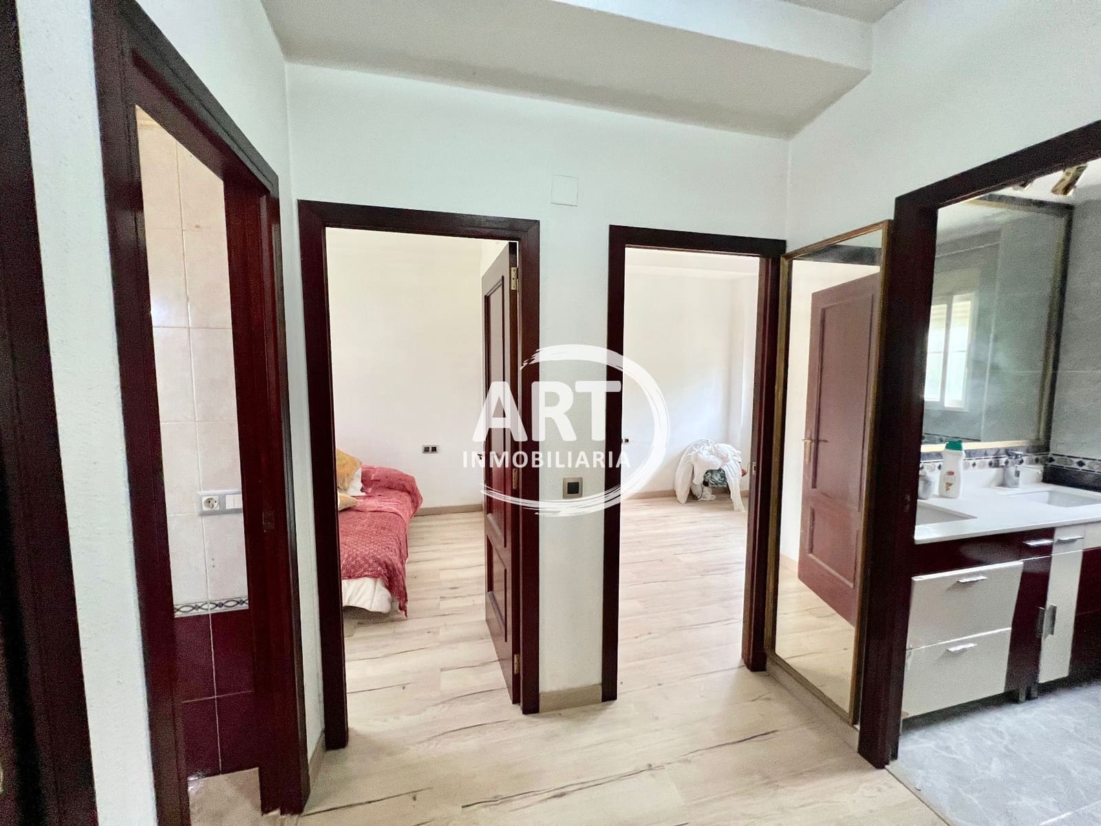 4 Zimmer Villa zu verkaufen in L'Eliana mit Pool Garage - 570.000 € (Ref: 9669928)