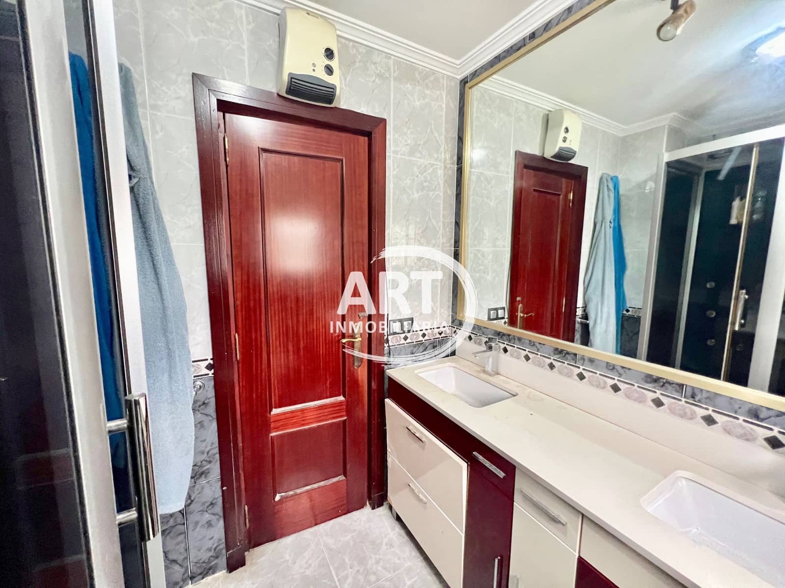 4 Zimmer Villa zu verkaufen in L'Eliana mit Pool Garage - 570.000 € (Ref: 9669928)