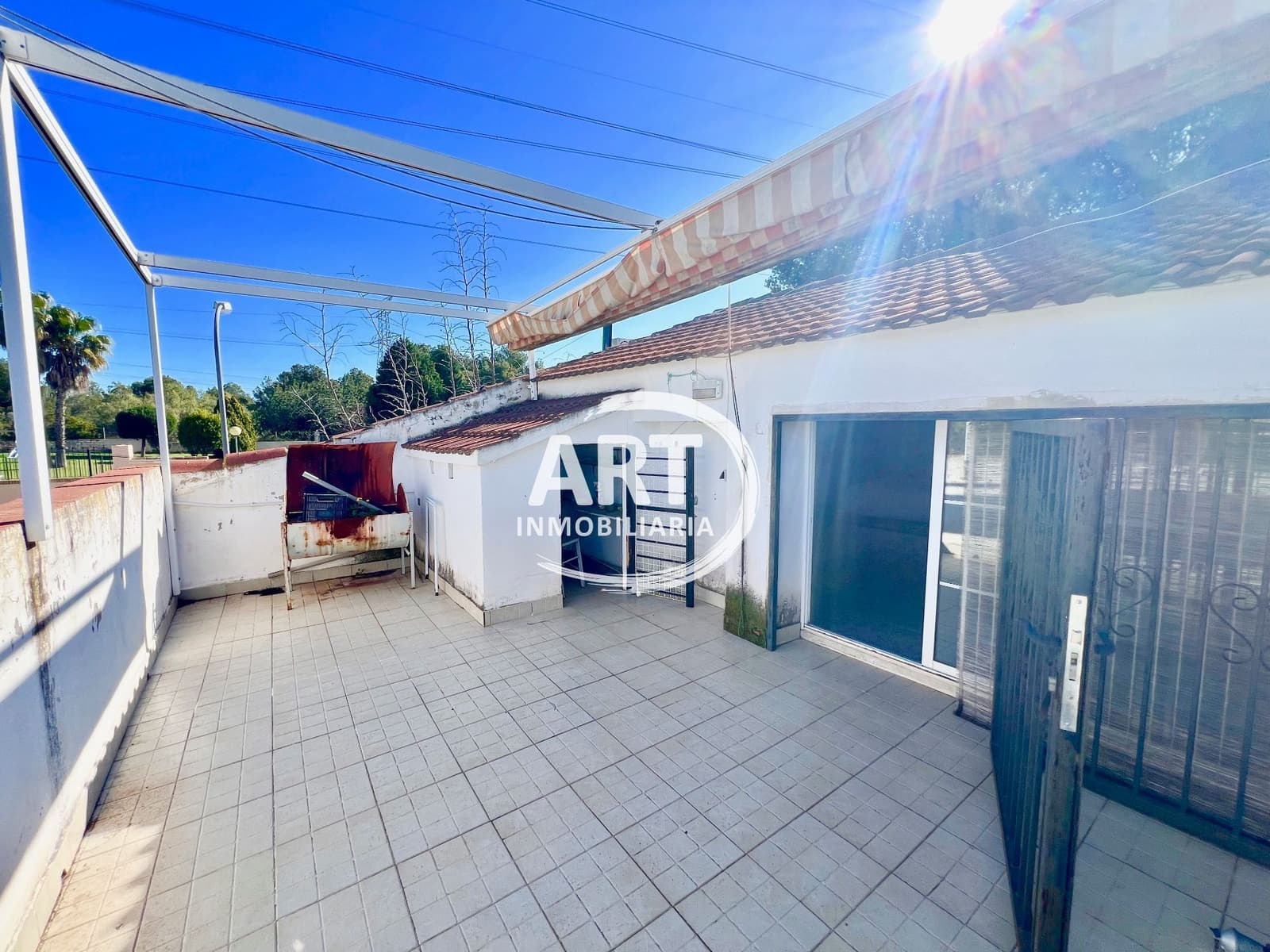 4 Zimmer Villa zu verkaufen in L'Eliana mit Pool Garage - 570.000 € (Ref: 9669928)