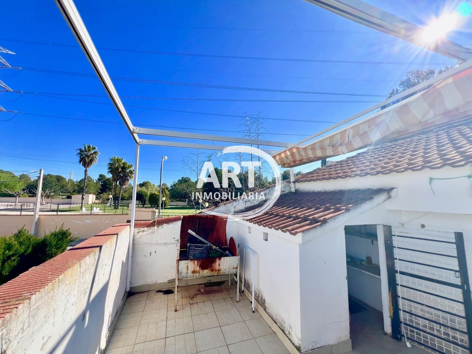 4 Zimmer Villa zu verkaufen in L'Eliana mit Pool Garage - 570.000 € (Ref: 9669928)