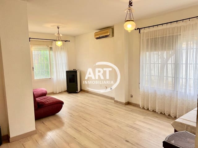 4 Zimmer Villa zu verkaufen in L'Eliana mit Pool Garage - 570.000 € (Ref: 9669928)