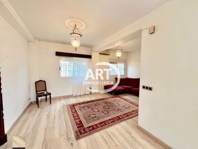 4 Zimmer Villa zu verkaufen in L'Eliana mit Pool Garage - 570.000 € (Ref: 9669928)