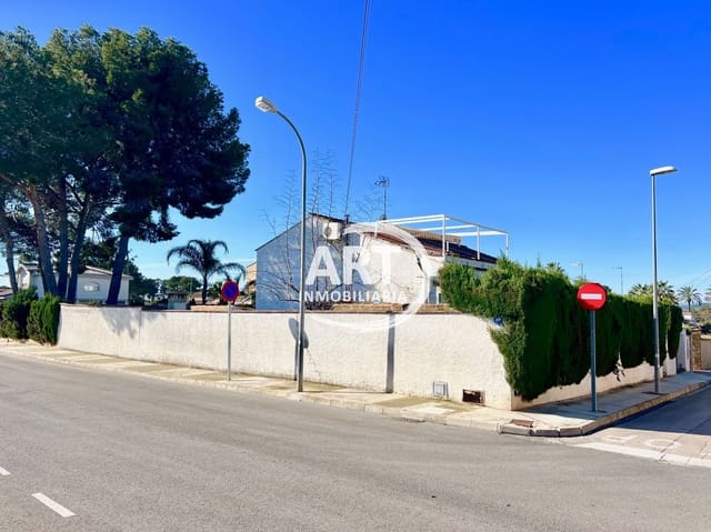 4 Zimmer Villa zu verkaufen in L'Eliana mit Pool Garage - 570.000 € (Ref: 9669928)