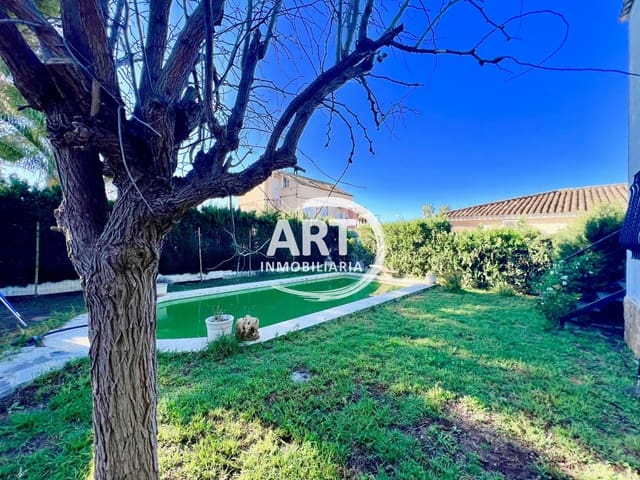 4 Zimmer Villa zu verkaufen in L'Eliana mit Pool Garage - 570.000 € (Ref: 9669928)