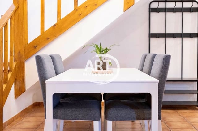 4 makuuhuone Huvila myytävänä paikassa L'Eliana mukana uima-altaan - 585 000 € (Ref: 9669929)