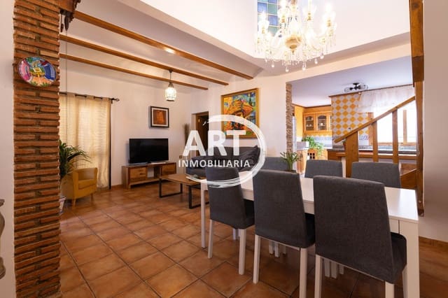 4 makuuhuone Huvila myytävänä paikassa L'Eliana mukana uima-altaan - 585 000 € (Ref: 9669929)