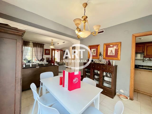 4 Zimmer Villa zu verkaufen in L'Eliana mit Pool Garage - 550.000 € (Ref: 9669930)