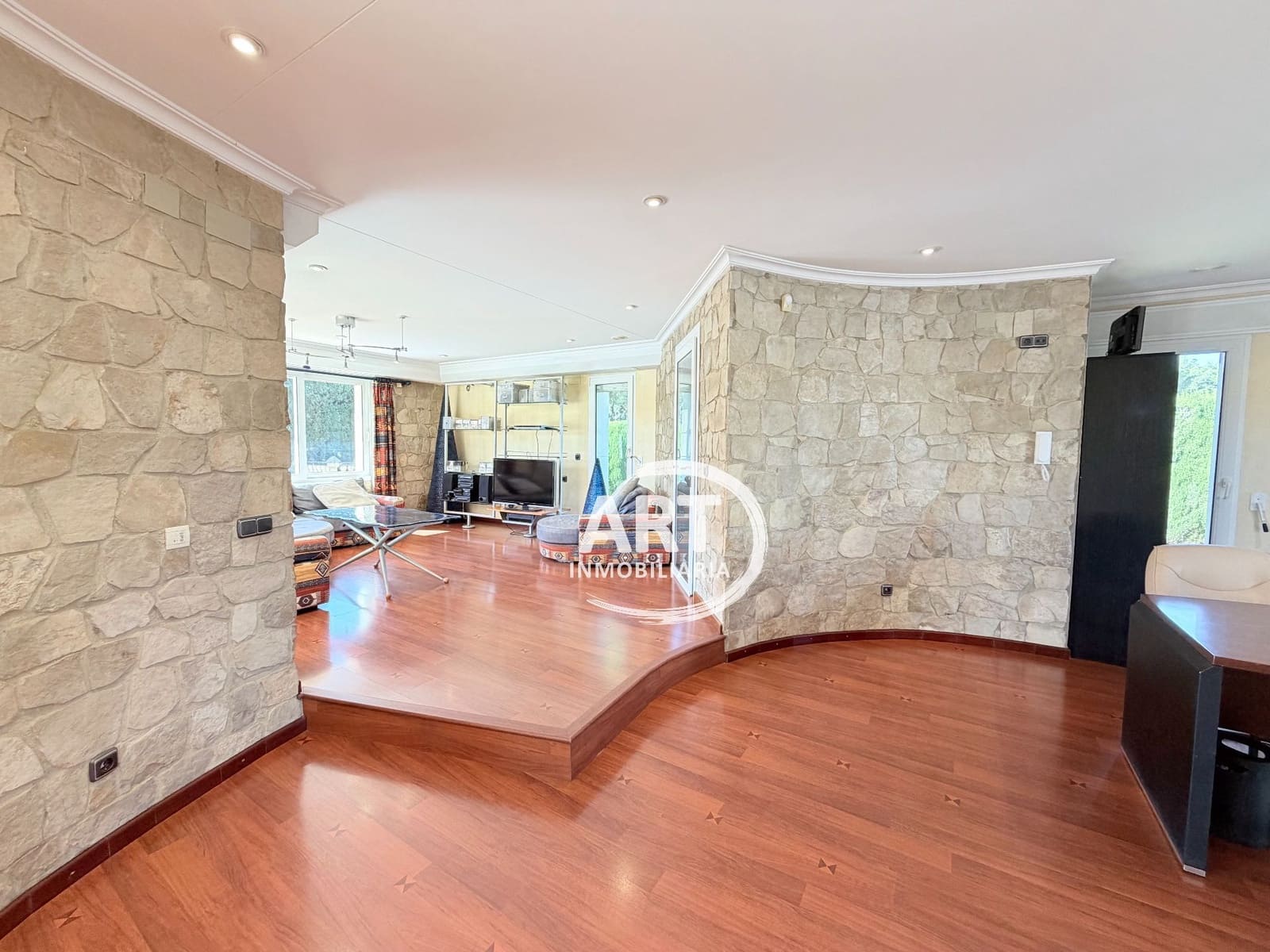 5 soverom Villa til salgs i Serra med svømmebasseng garasje - € 790 000 (Ref: 9679462)