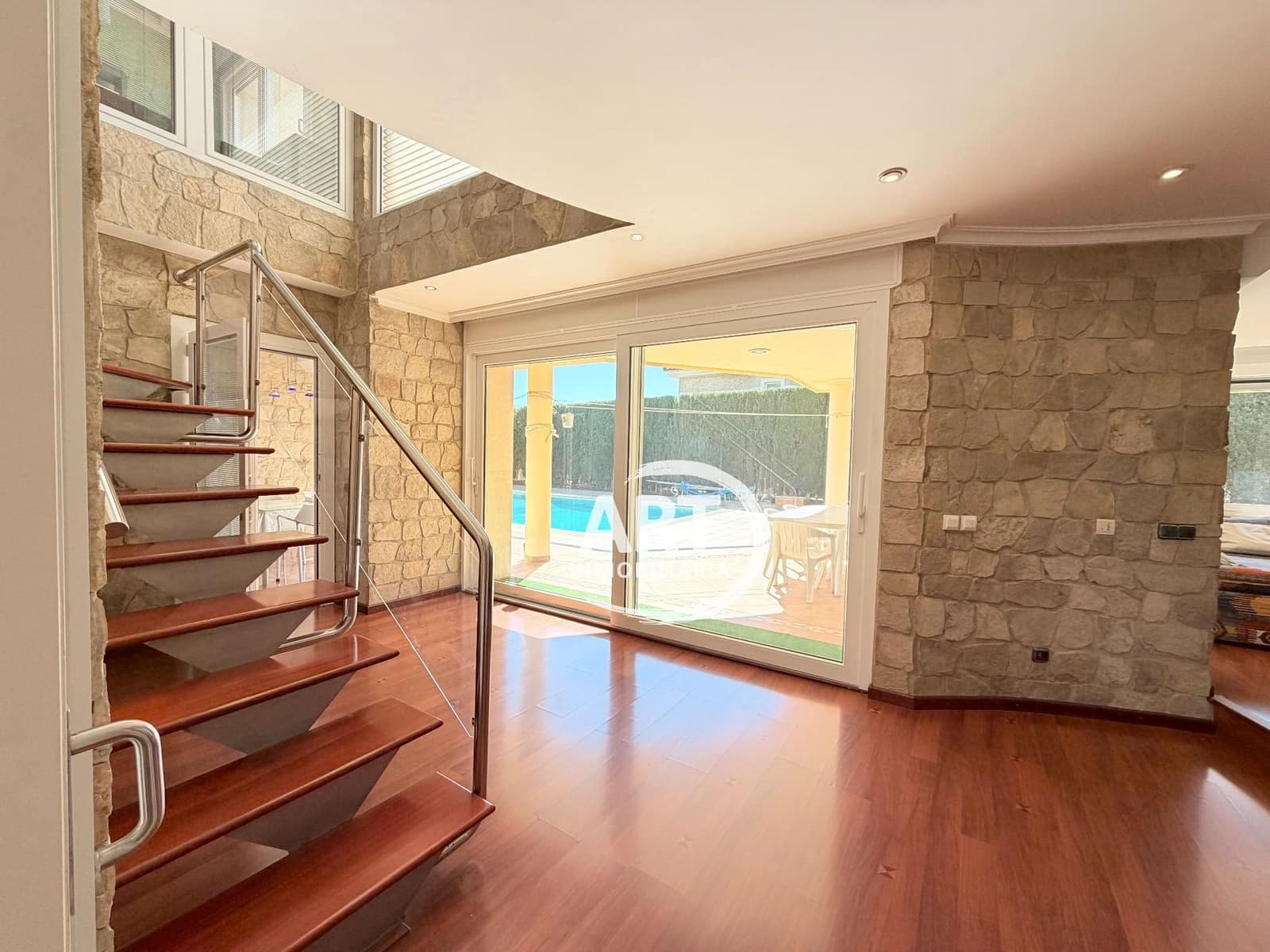 5 soverom Villa til salgs i Serra med svømmebasseng garasje - € 790 000 (Ref: 9679462)