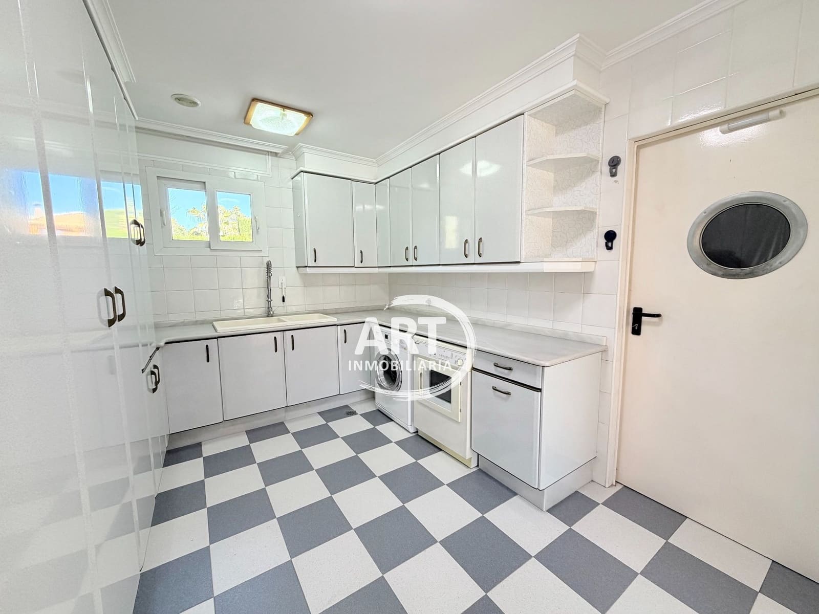 5 soverom Villa til salgs i Serra med svømmebasseng garasje - € 790 000 (Ref: 9679462)