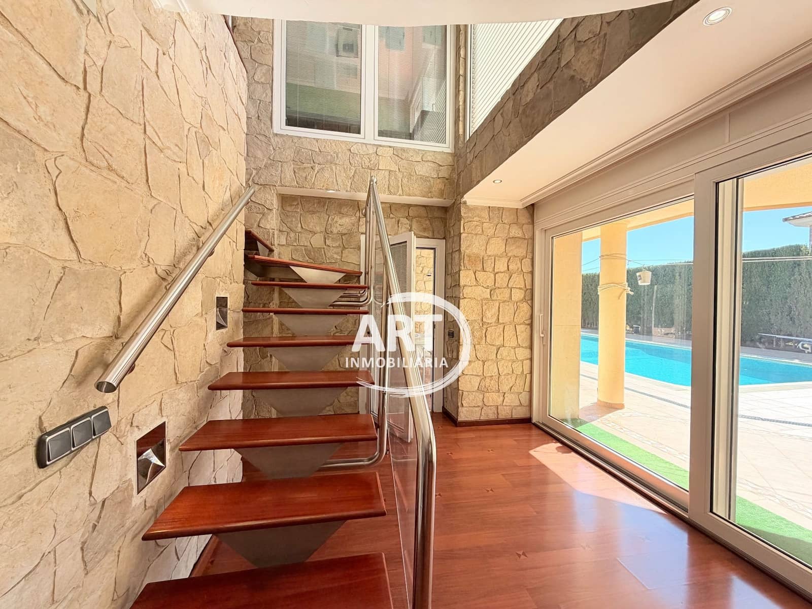 5 soverom Villa til salgs i Serra med svømmebasseng garasje - € 790 000 (Ref: 9679462)