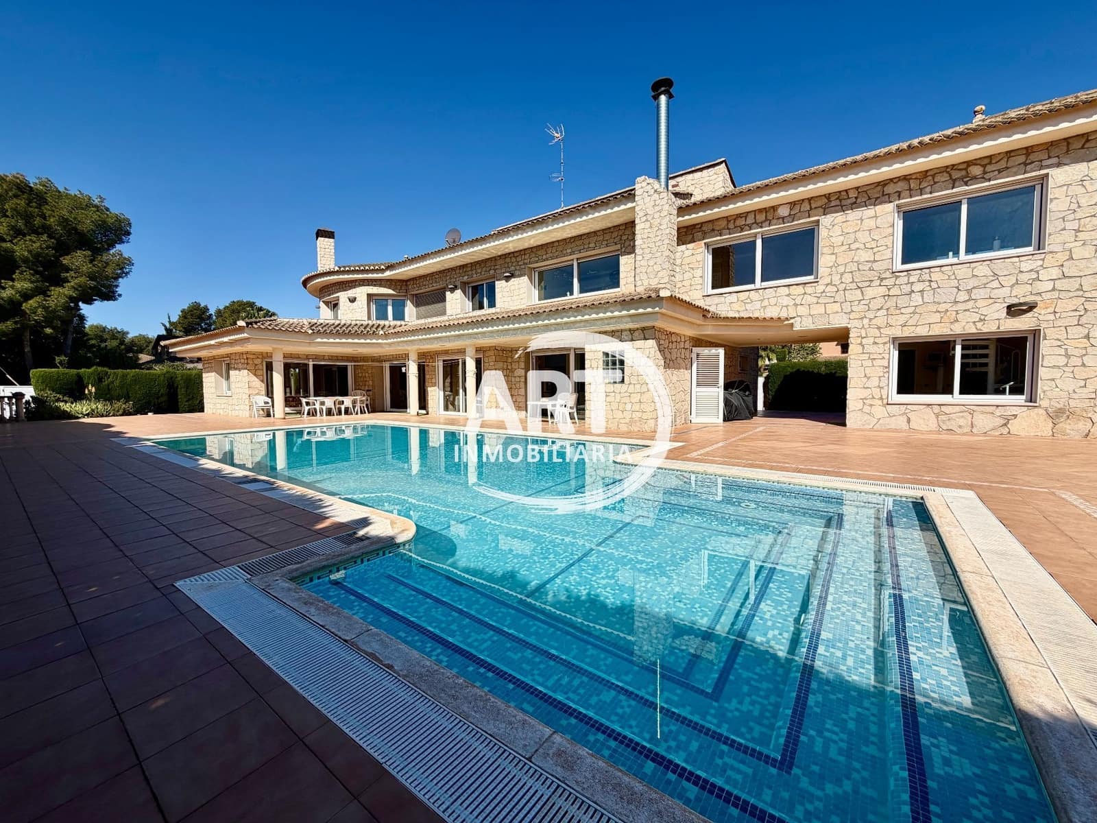 5 soverom Villa til salgs i Serra med svømmebasseng garasje - € 790 000 (Ref: 9679462)