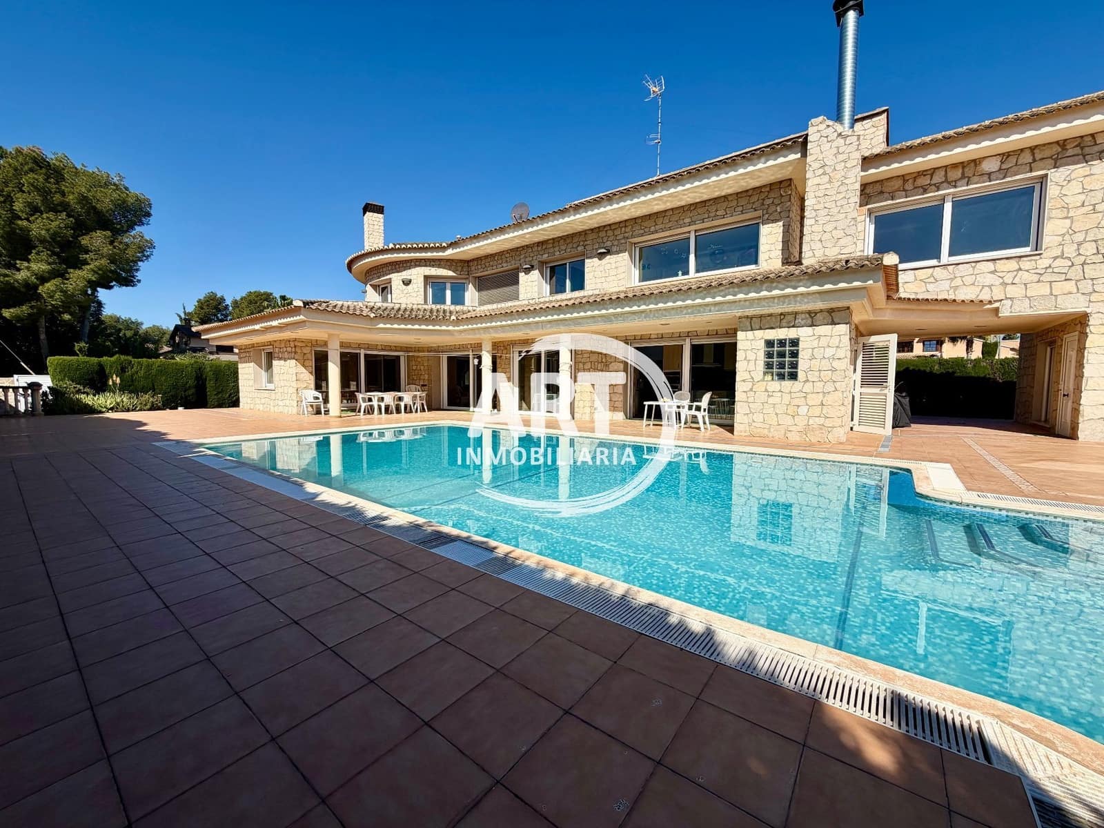 5 soverom Villa til salgs i Serra med svømmebasseng garasje - € 790 000 (Ref: 9679462)