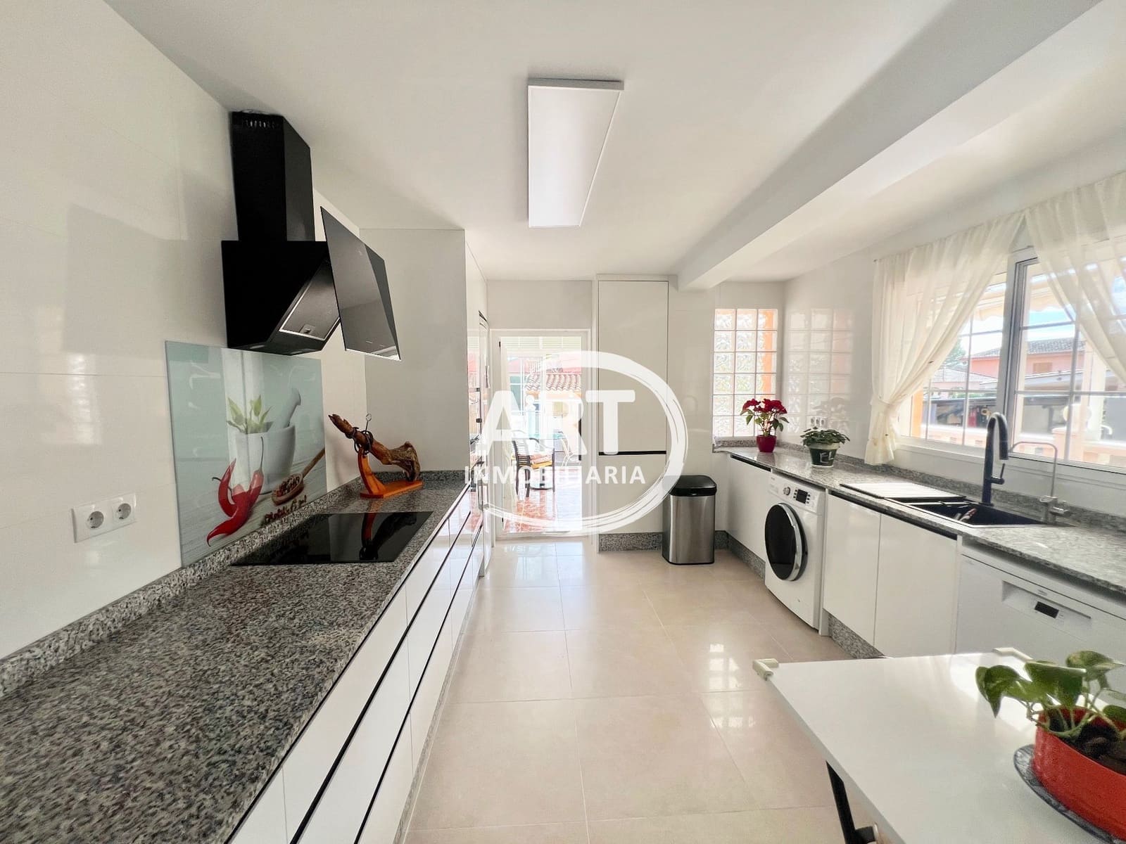 3 sypialnia Willa na sprzedaż w Serra z basenem garażem - 550 000 € (Ref: 9679463)