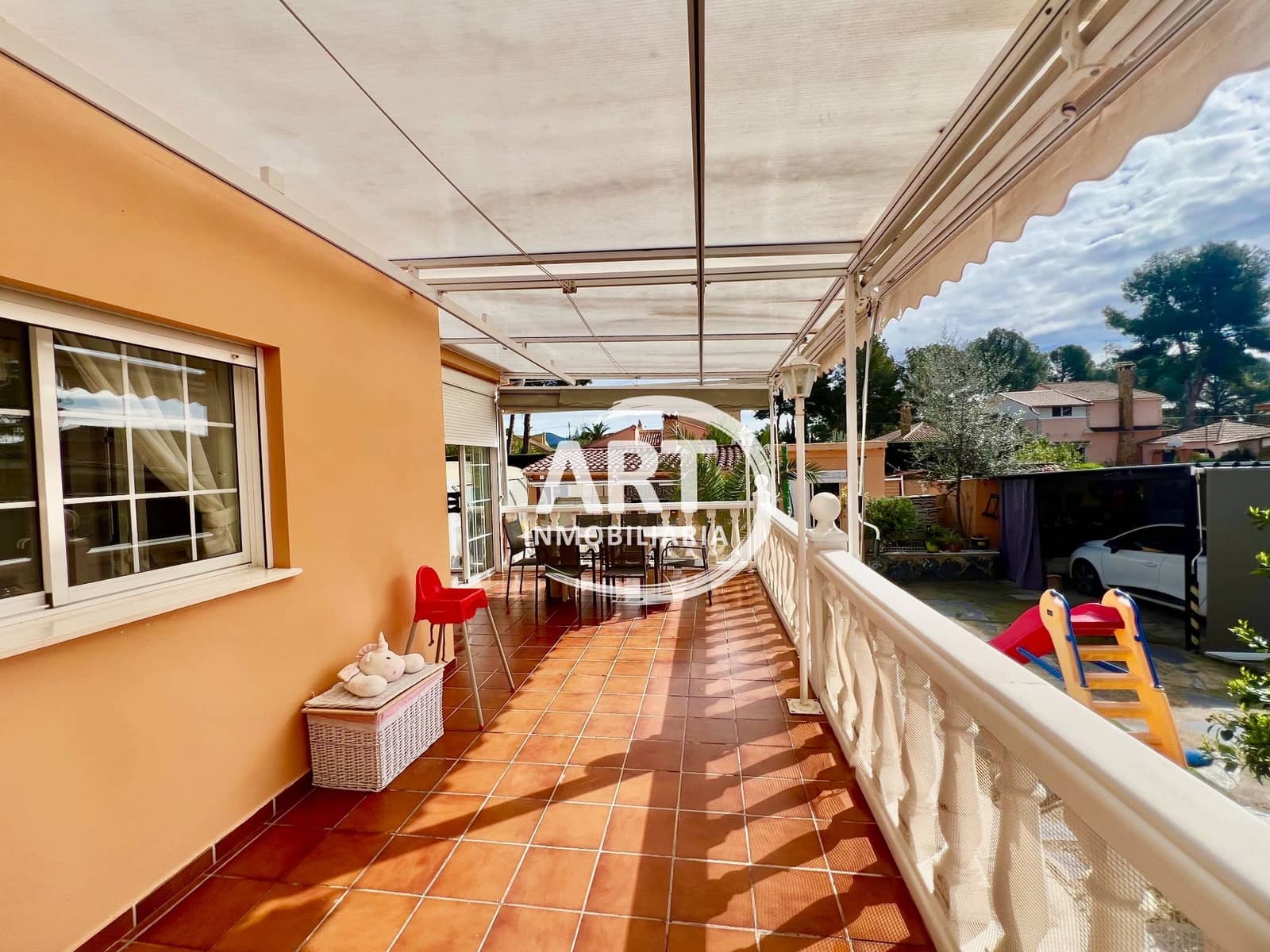 3 sypialnia Willa na sprzedaż w Serra z basenem garażem - 550 000 € (Ref: 9679463)