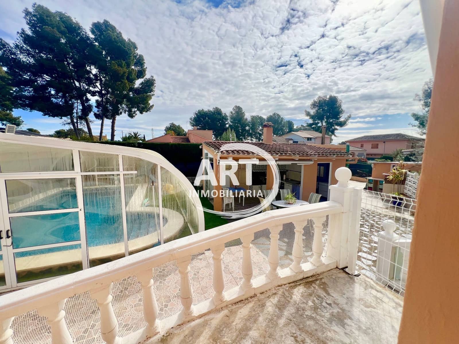 3 sypialnia Willa na sprzedaż w Serra z basenem garażem - 550 000 € (Ref: 9679463)