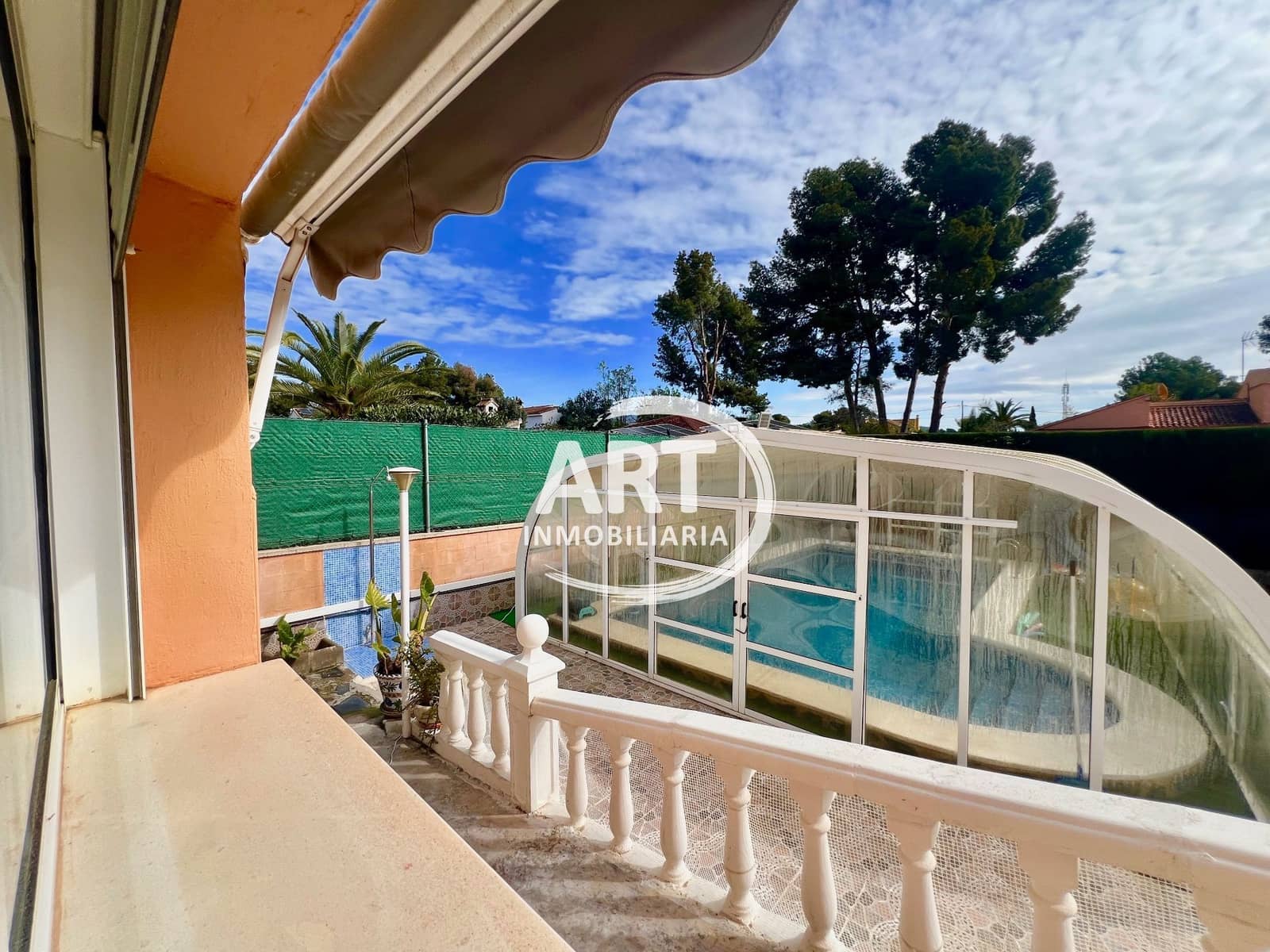 3 sypialnia Willa na sprzedaż w Serra z basenem garażem - 550 000 € (Ref: 9679463)