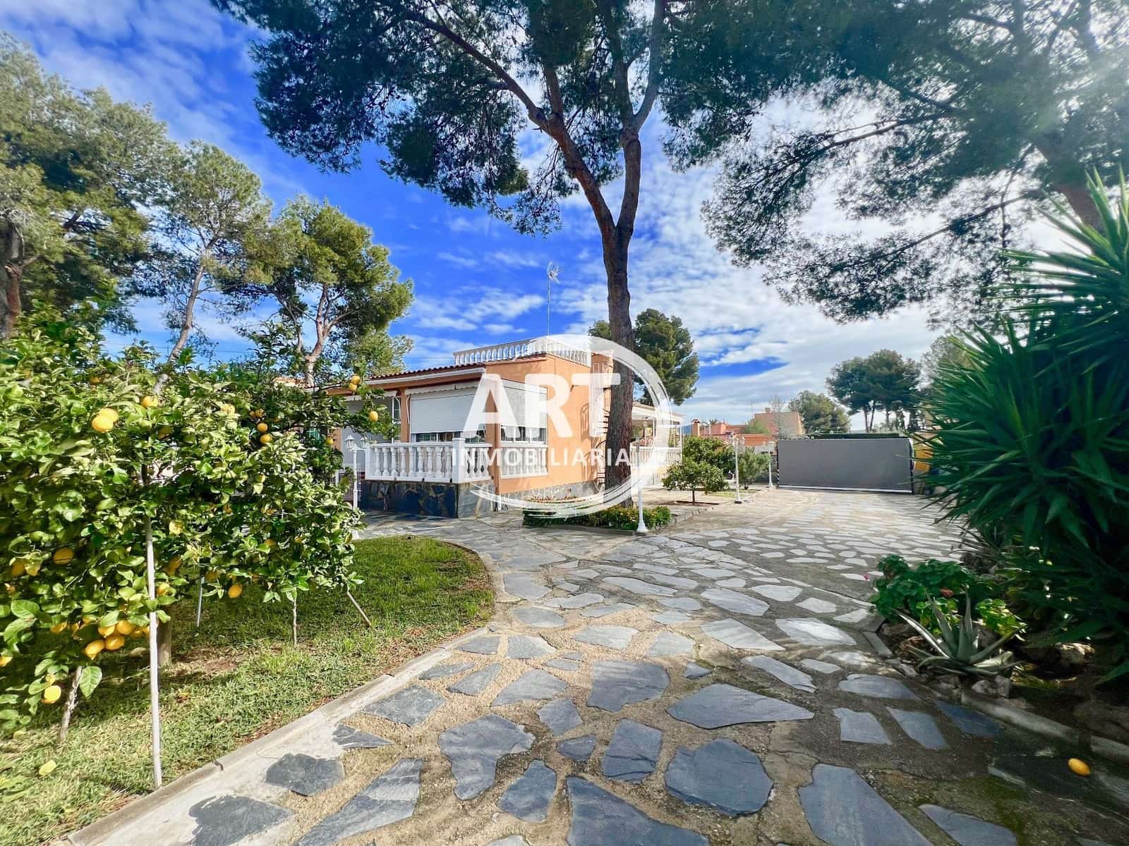 3 sypialnia Willa na sprzedaż w Serra z basenem garażem - 550 000 € (Ref: 9679463)