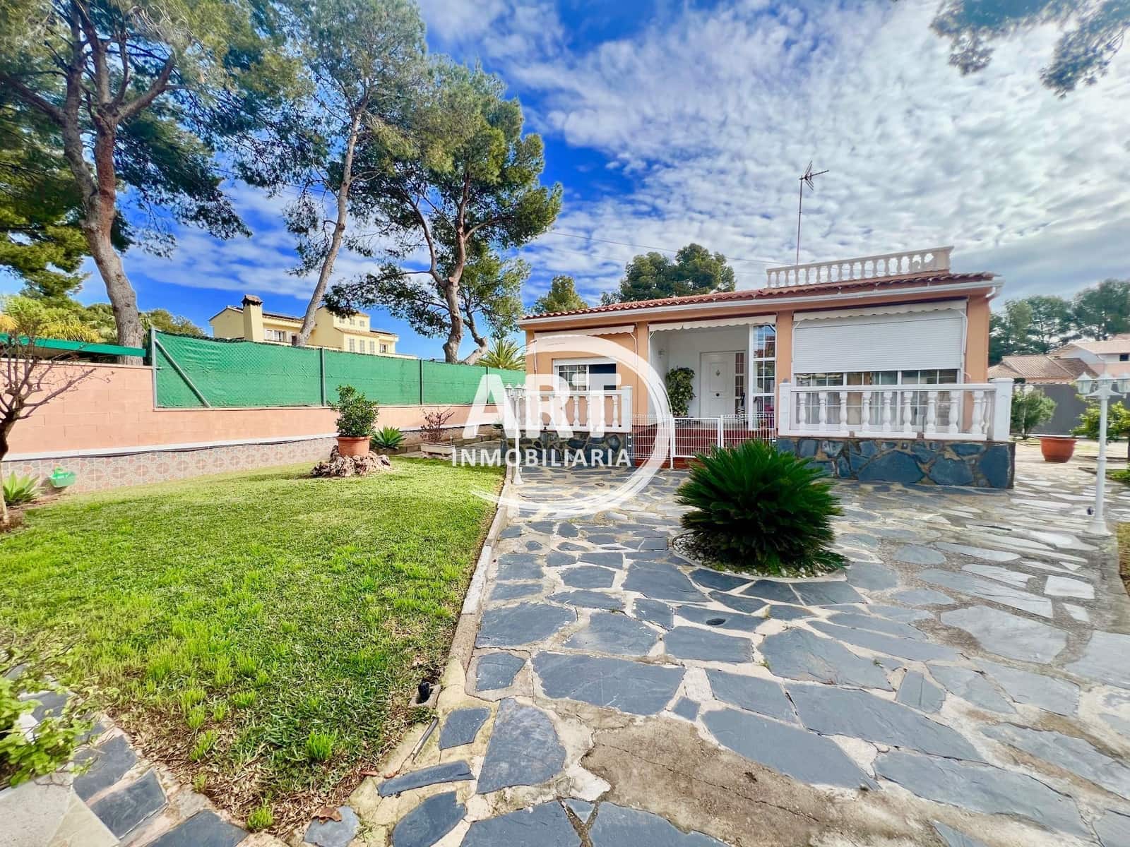 3 sypialnia Willa na sprzedaż w Serra z basenem garażem - 550 000 € (Ref: 9679463)