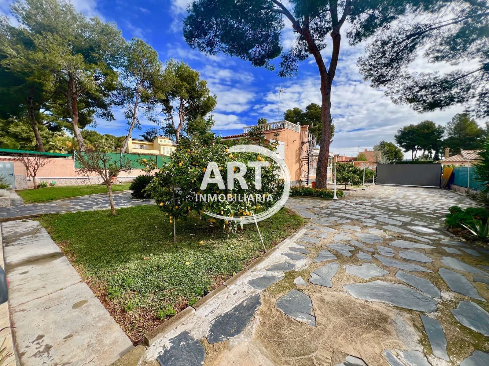 3 sypialnia Willa na sprzedaż w Serra z basenem garażem - 550 000 € (Ref: 9679463)