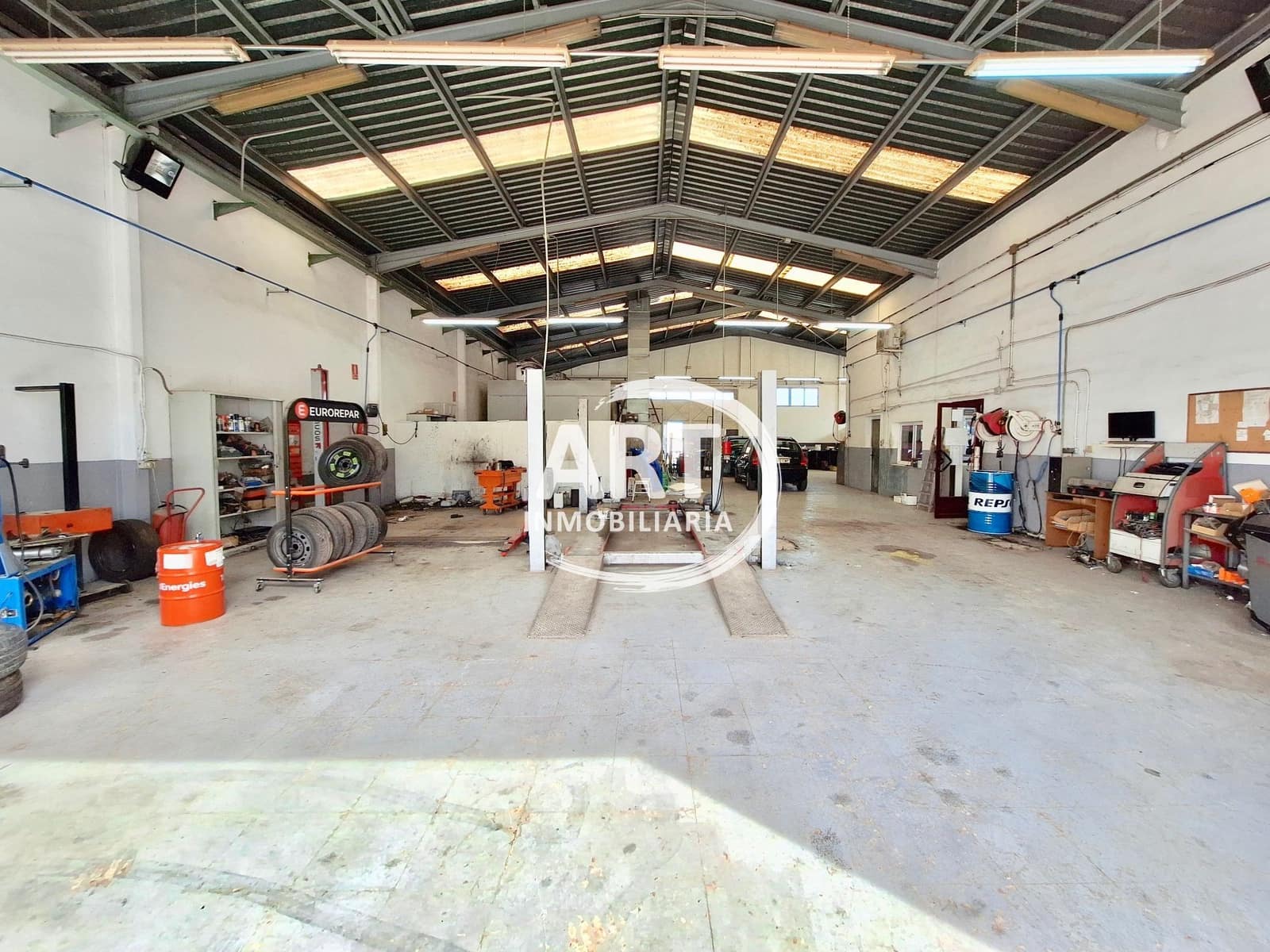 Erhverv til salg i Betera - € 1.750.000 (Ref: 9694696)