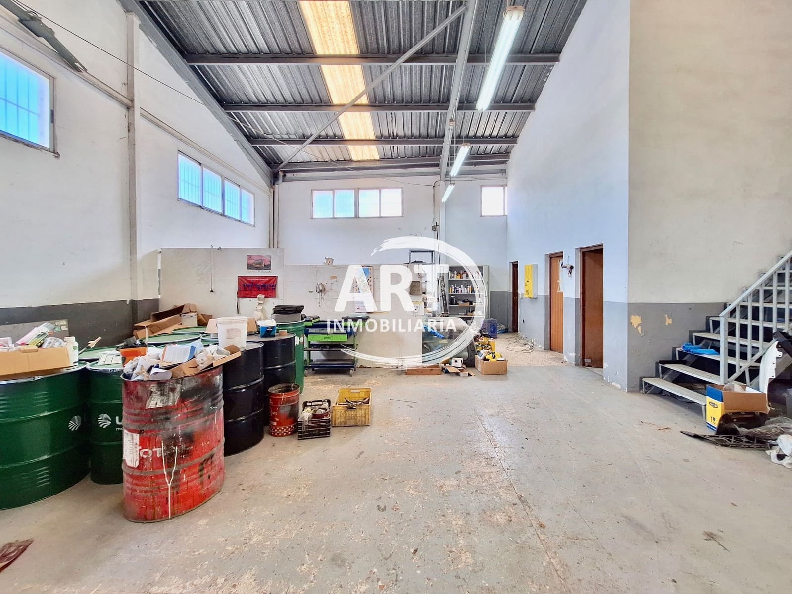 Erhverv til salg i Betera - € 1.750.000 (Ref: 9694696)