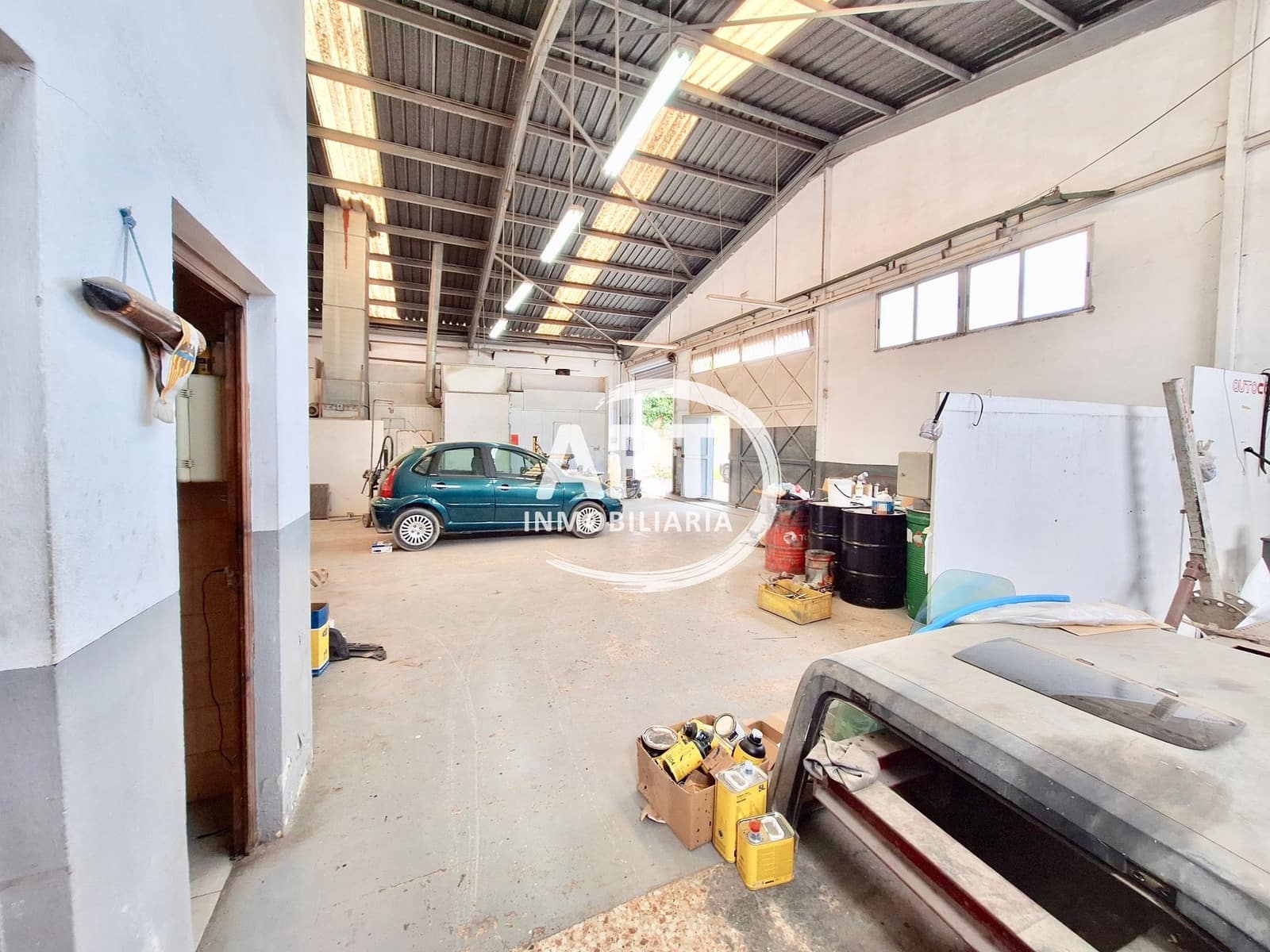 Erhverv til salg i Betera - € 1.750.000 (Ref: 9694696)