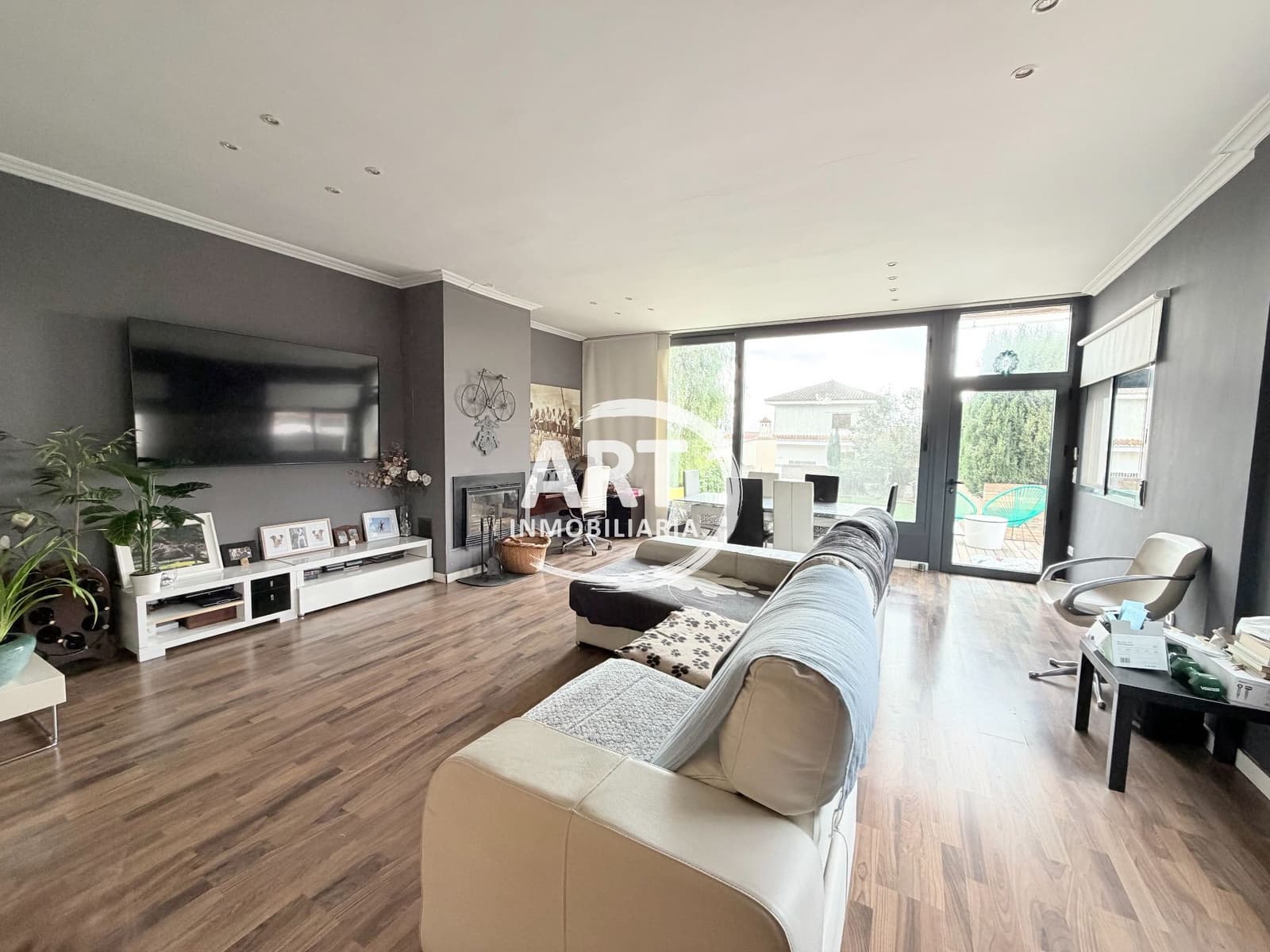 4 bedroom Villa for sale in Chiva with garage - € 595,000 (Ref: 9700429)