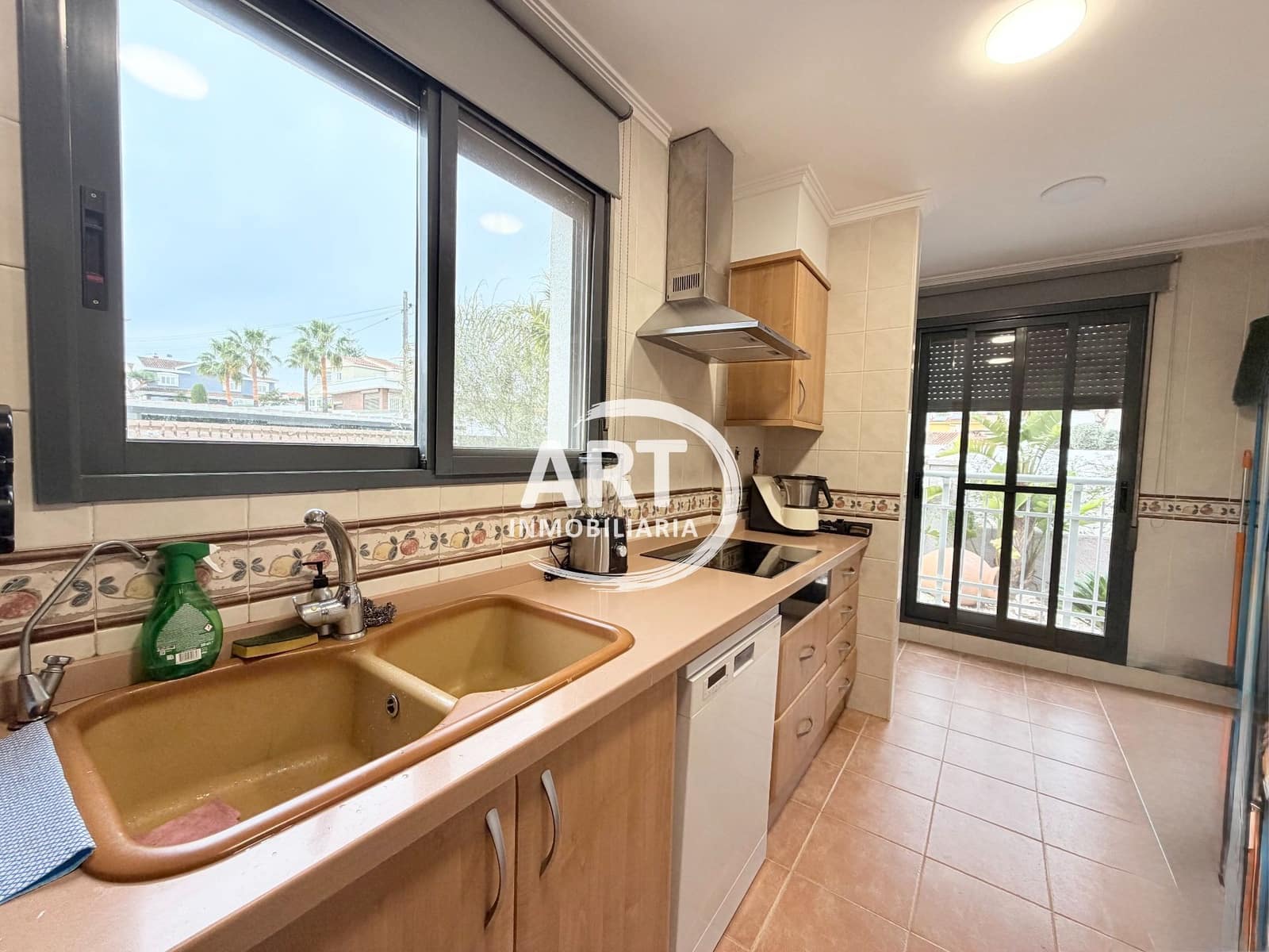 4 bedroom Villa for sale in Chiva with garage - € 595,000 (Ref: 9700429)