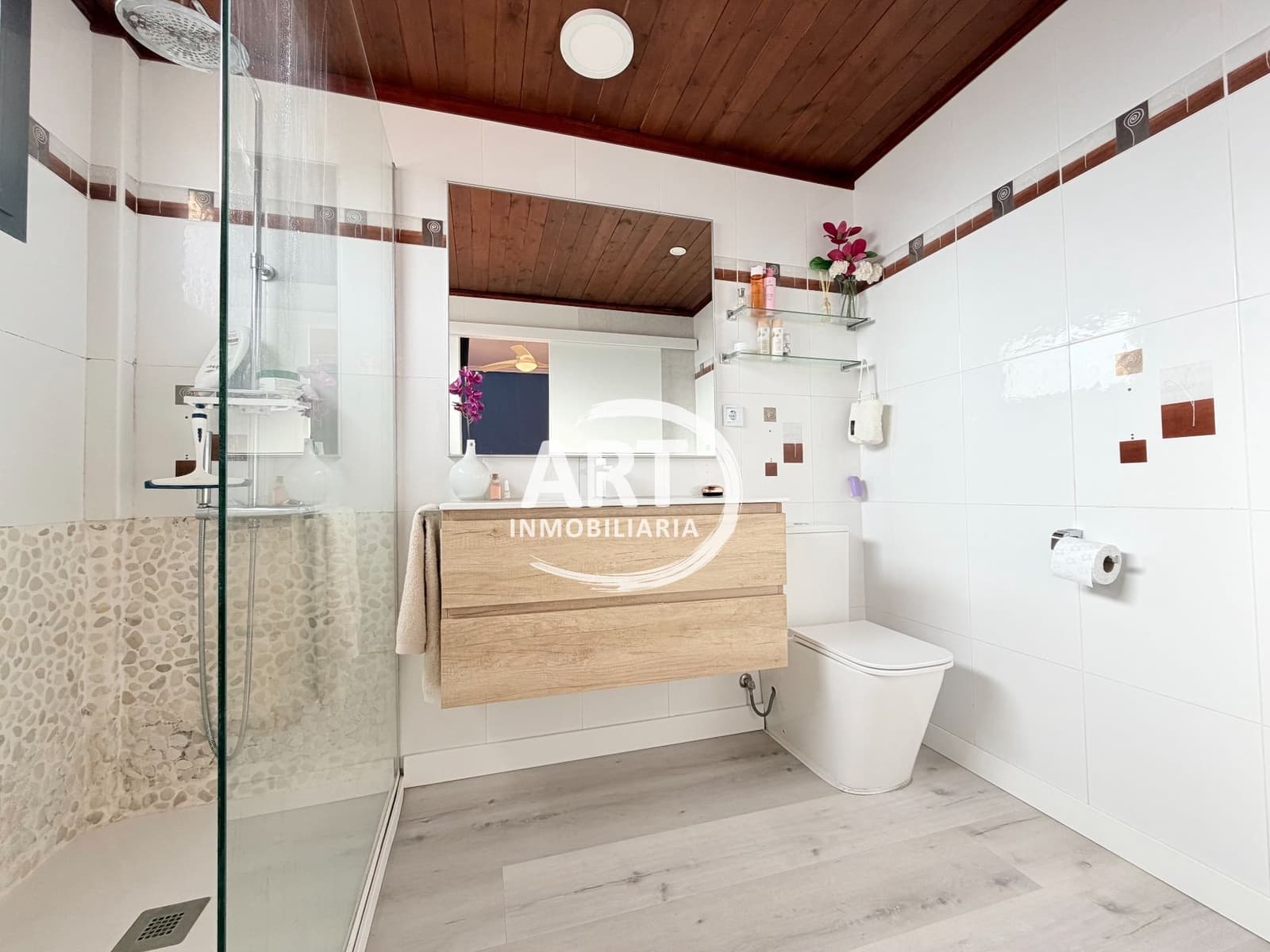 4 bedroom Villa for sale in Chiva with garage - € 595,000 (Ref: 9700429)