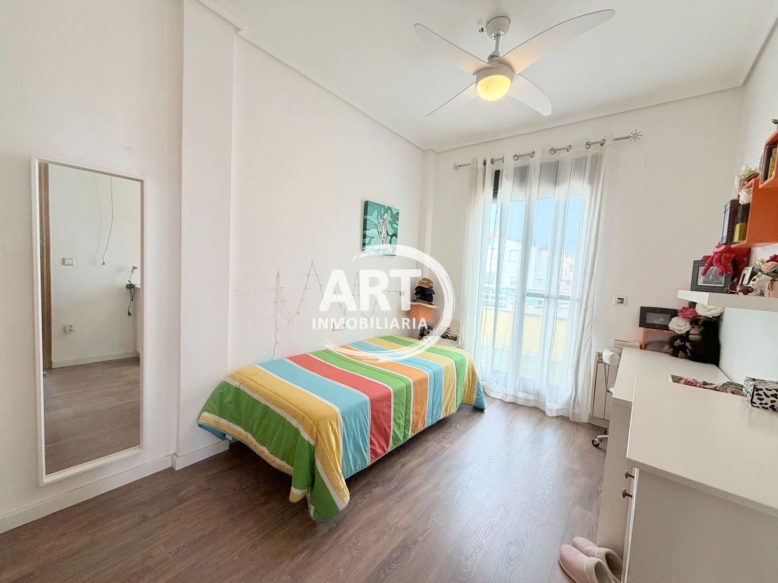 4 bedroom Villa for sale in Chiva with garage - € 595,000 (Ref: 9700429)