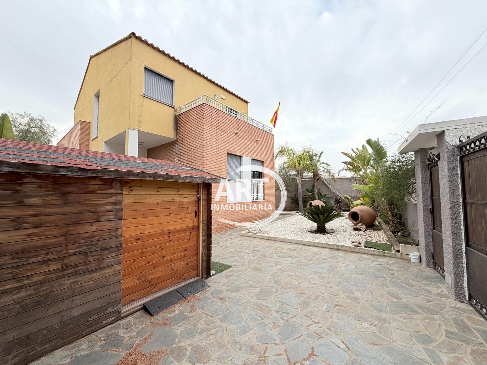 4 bedroom Villa for sale in Chiva with garage - € 595,000 (Ref: 9700429)