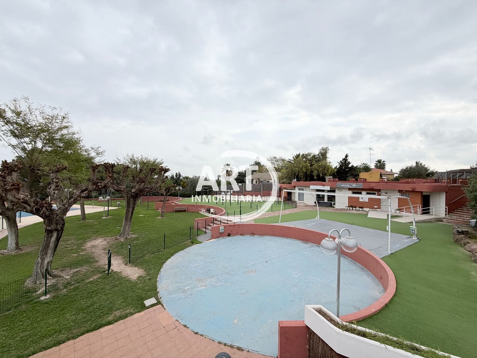 4 bedroom Villa for sale in Chiva with garage - € 595,000 (Ref: 9700429)