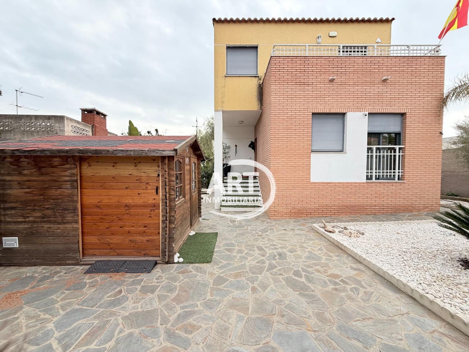 4 bedroom Villa for sale in Chiva with garage - € 595,000 (Ref: 9700429)