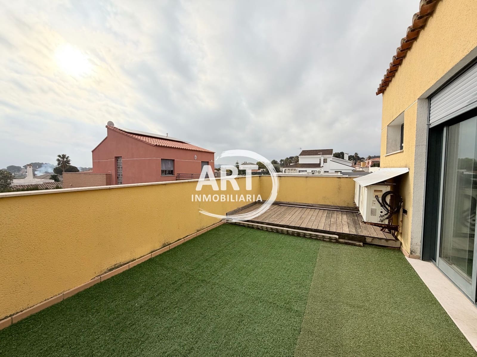 4 bedroom Villa for sale in Chiva with garage - € 595,000 (Ref: 9700429)