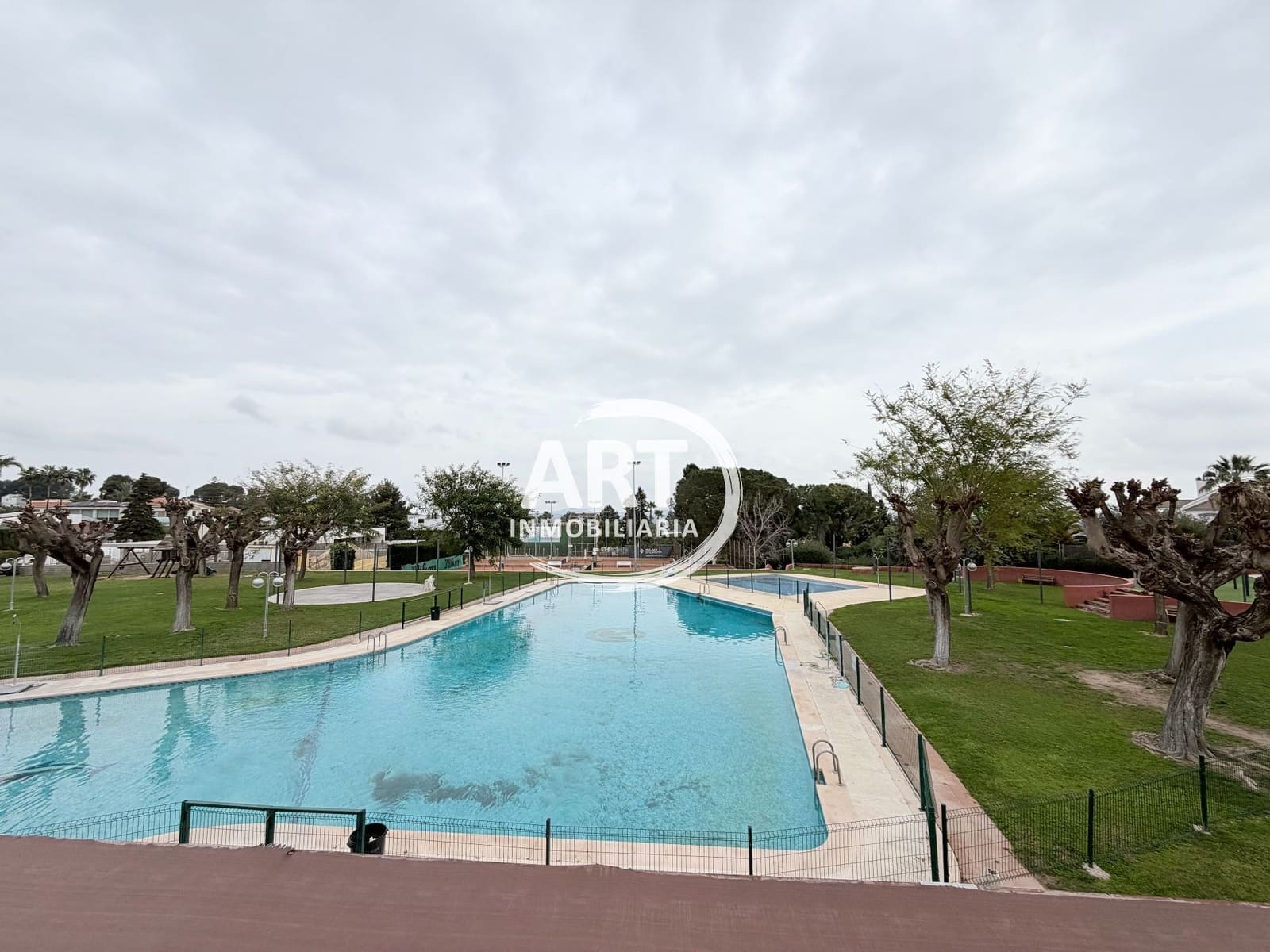 4 bedroom Villa for sale in Chiva with garage - € 595,000 (Ref: 9700429)