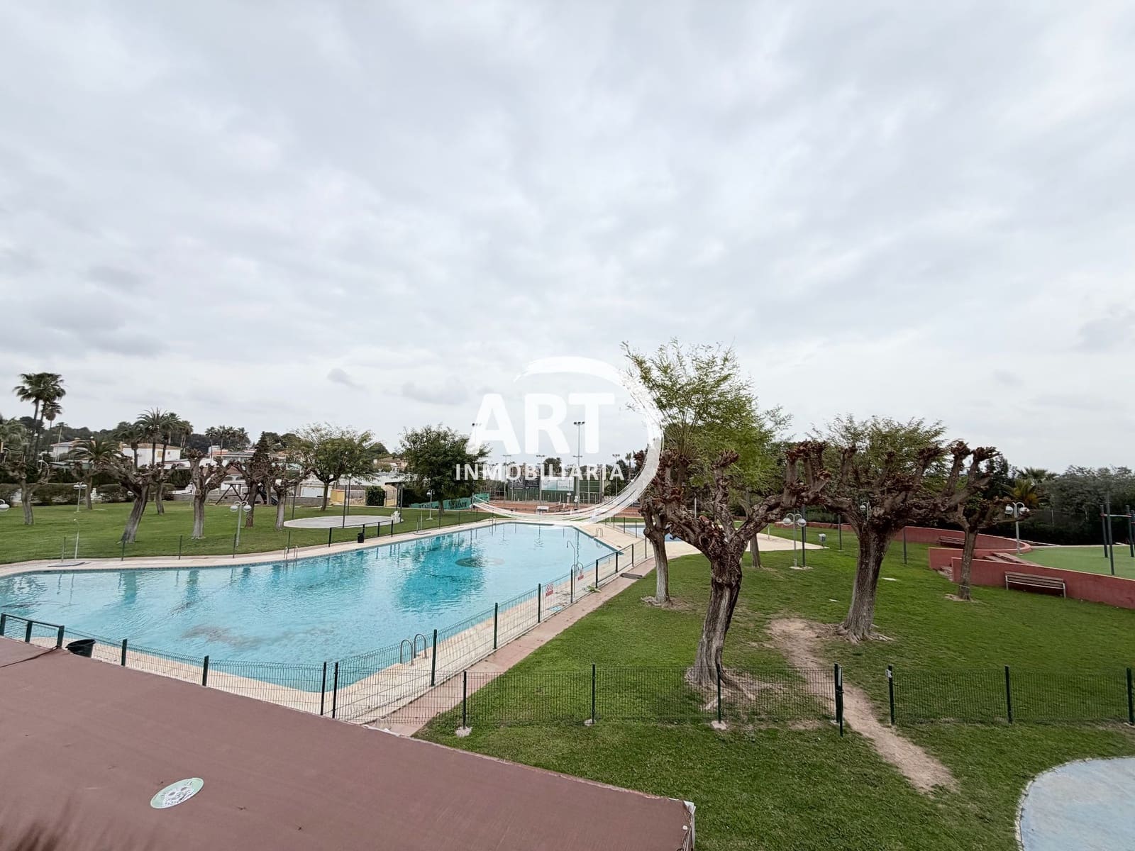 4 bedroom Villa for sale in Chiva with garage - € 595,000 (Ref: 9700429)