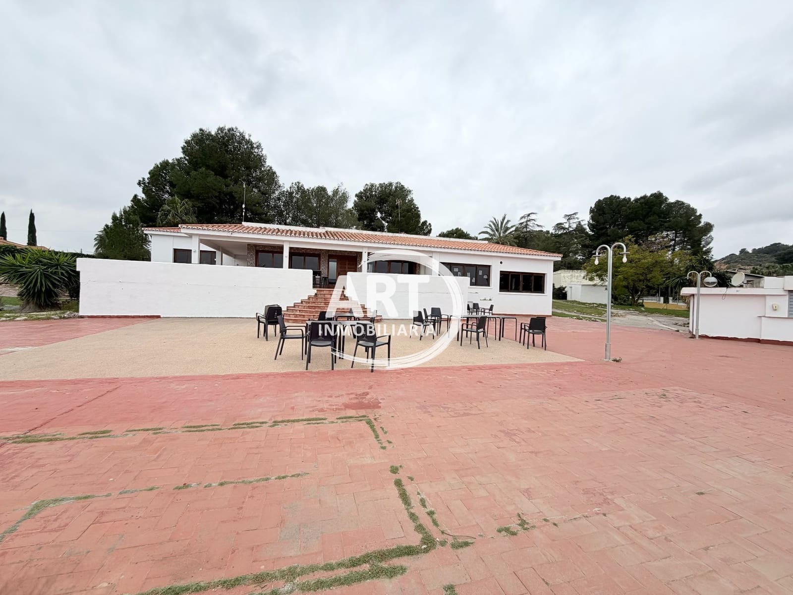 4 bedroom Villa for sale in Chiva with garage - € 595,000 (Ref: 9700429)