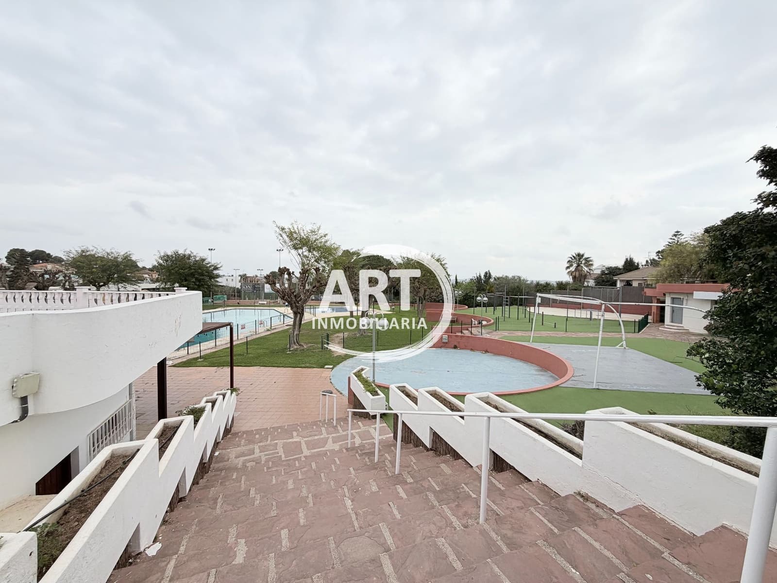 4 bedroom Villa for sale in Chiva with garage - € 595,000 (Ref: 9700429)