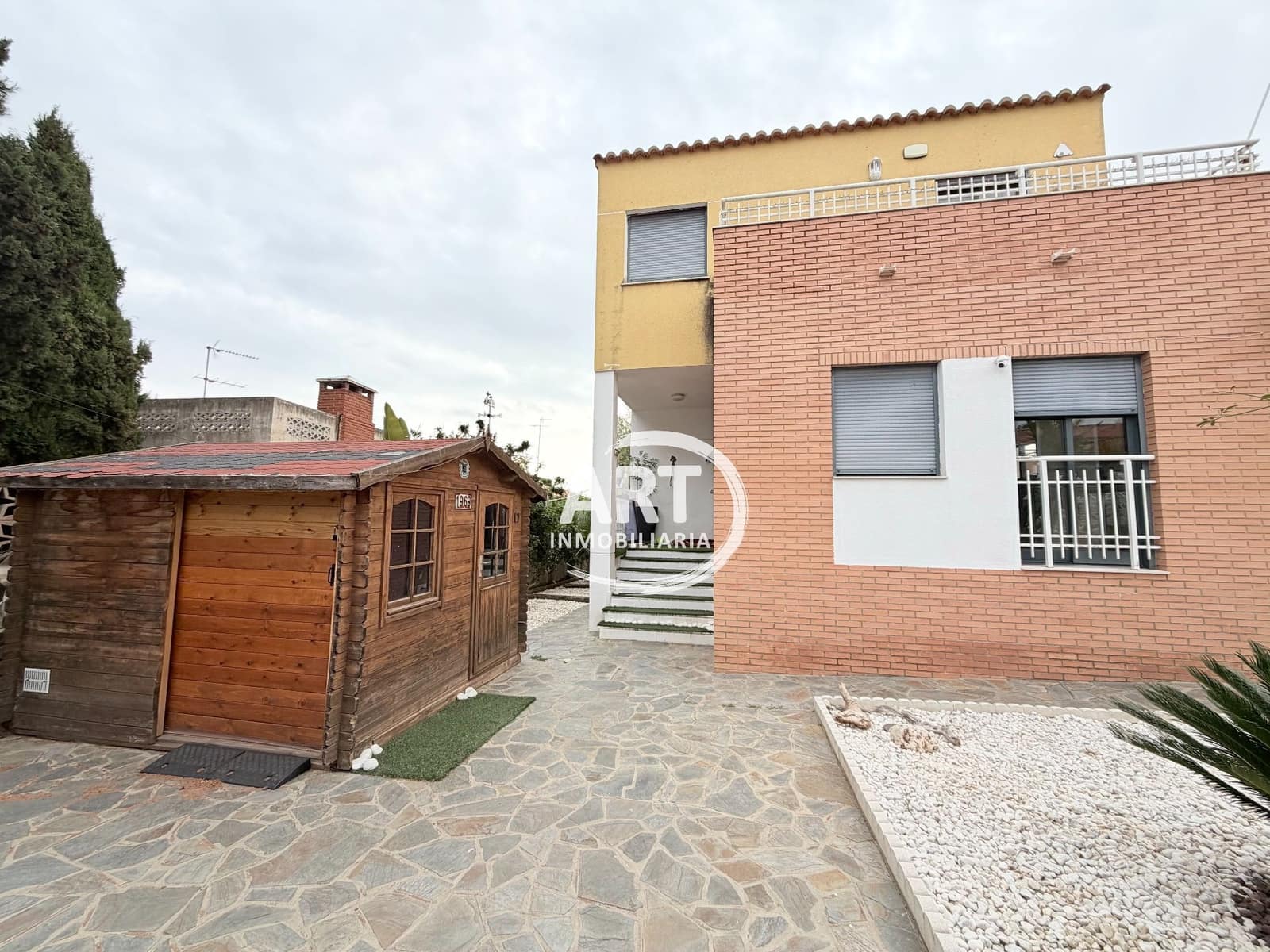 4 bedroom Villa for sale in Chiva with garage - € 595,000 (Ref: 9700429)