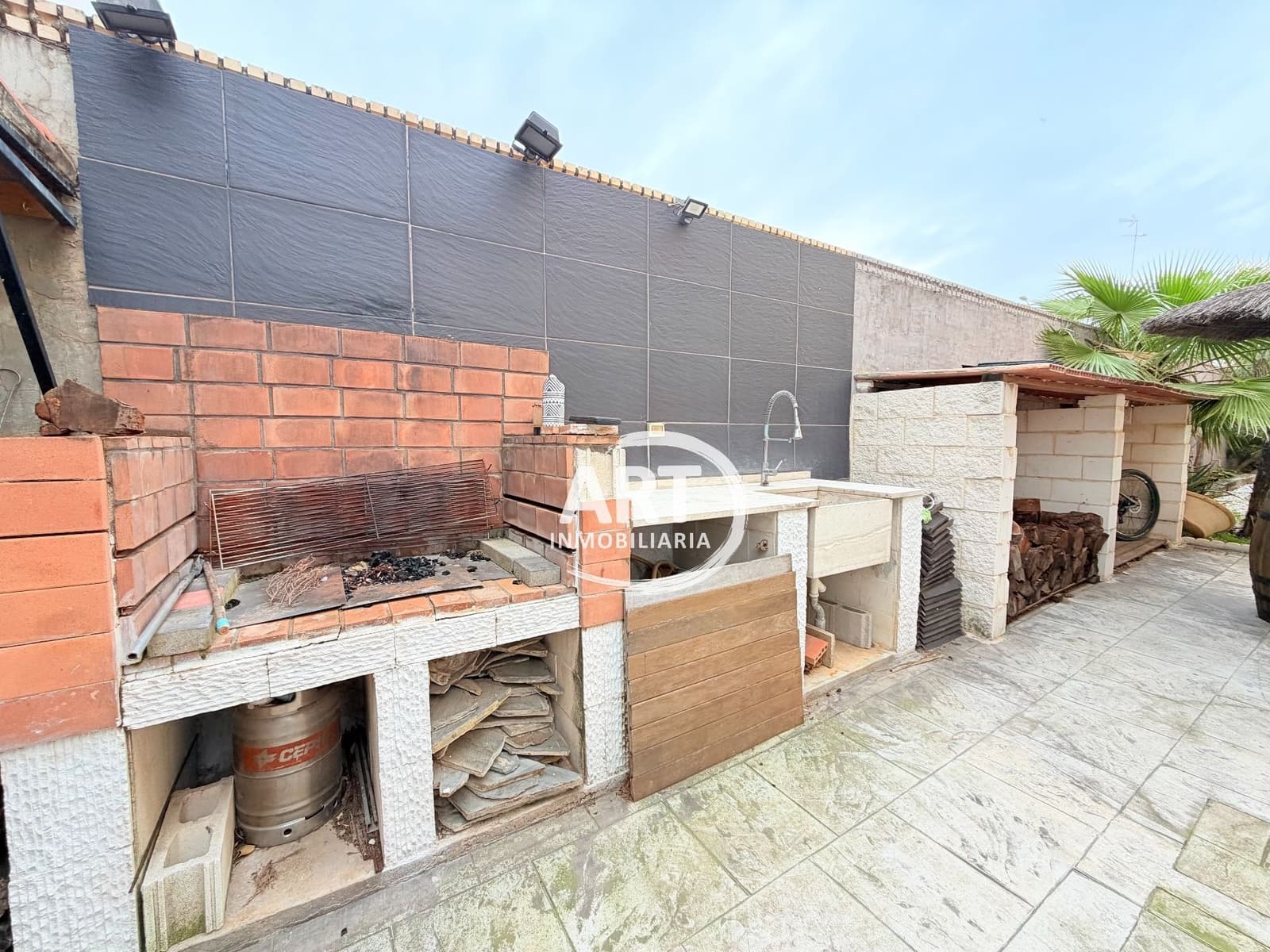 4 bedroom Villa for sale in Chiva with garage - € 595,000 (Ref: 9700429)