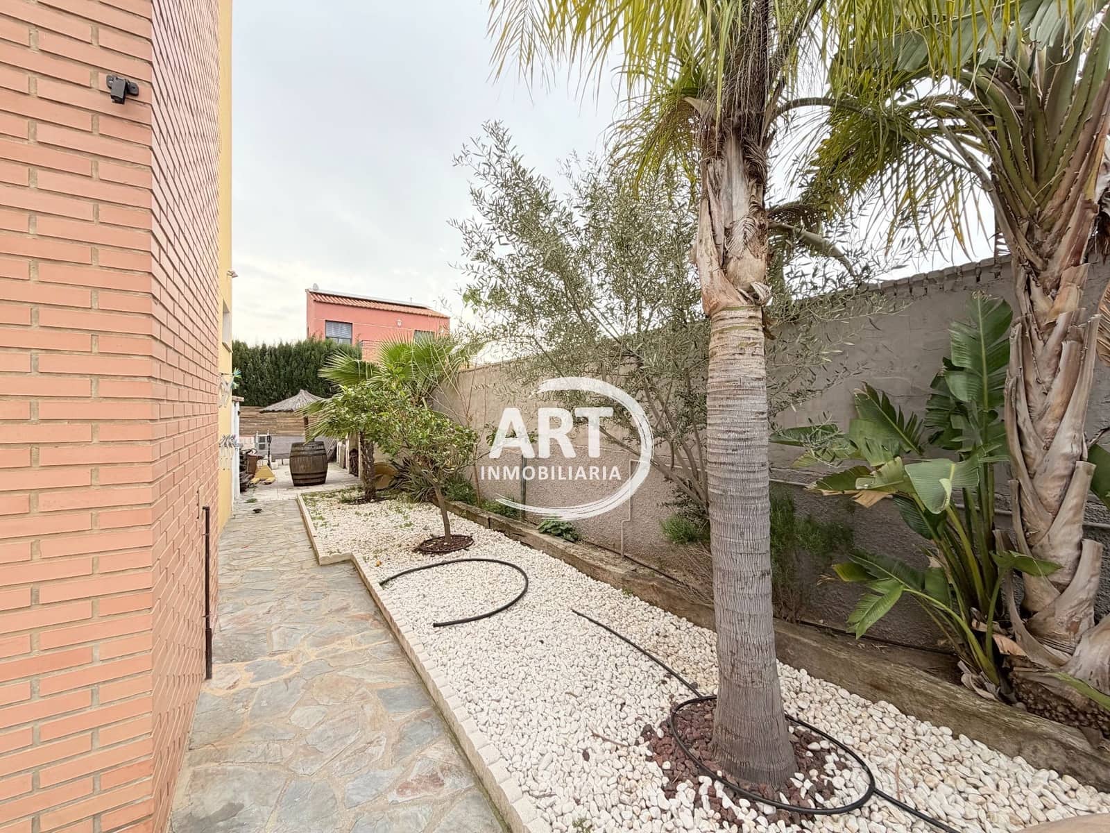 4 bedroom Villa for sale in Chiva with garage - € 595,000 (Ref: 9700429)