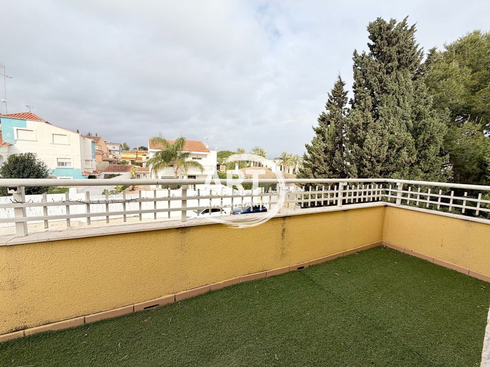 4 bedroom Villa for sale in Chiva with garage - € 595,000 (Ref: 9700429)