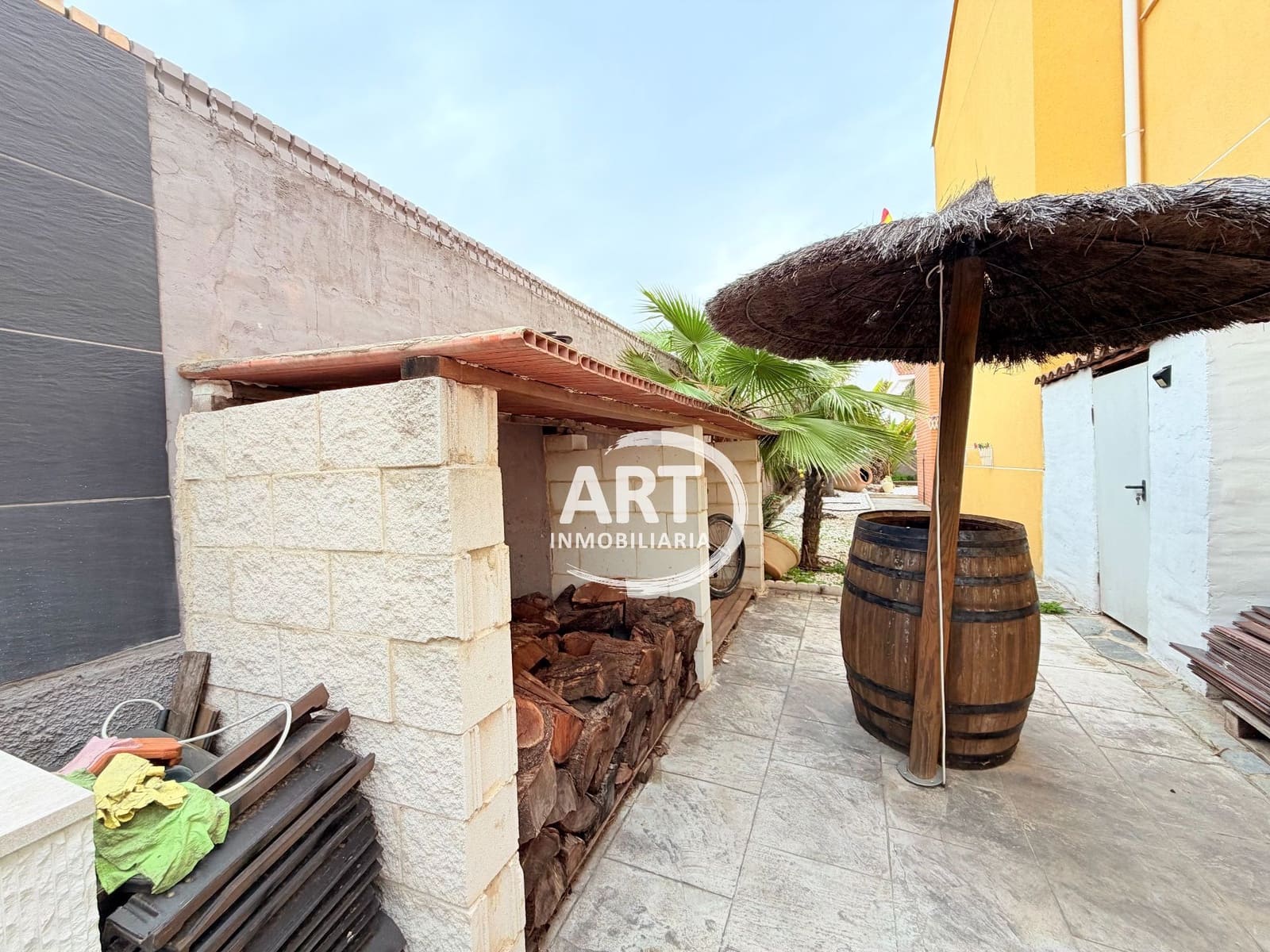 4 bedroom Villa for sale in Chiva with garage - € 595,000 (Ref: 9700429)
