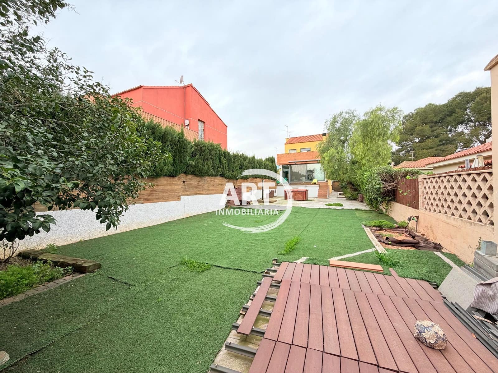 4 bedroom Villa for sale in Chiva with garage - € 595,000 (Ref: 9700429)